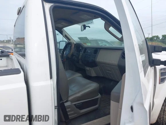 ✅ 2009 Ford F-250 XL • VIN: 1FTNF20599EA76120 • Lot: 42814858. Wystawiony na IAAI z przebiegiem 168 047 mil. Bezpłatny archiwum sprzedaży aukcyjnych z USA i szczegółowy raport historii pojazdu na DreamBid. Zdjęcie 5.