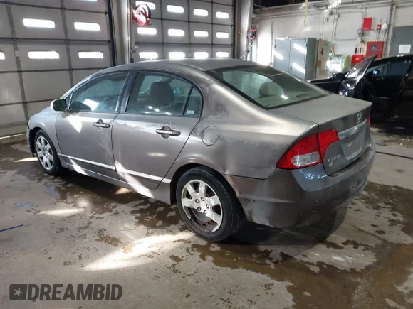 ✅ 2009 Honda Civic LX • VIN: 2HGFA16569H546781 • Lot: 44202084. Wystawiony na IAAI z przebiegiem 160 229 mil. Bezpłatny archiwum sprzedaży aukcyjnych z USA i szczegółowy raport historii pojazdu na DreamBid. Zdjęcie 3.