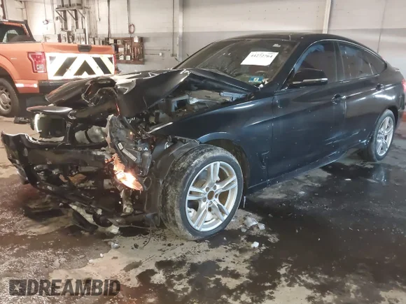 ✅ 2015 BMW 3 Series 328i Gran Turismo xDrive • VIN: WBA3X5C52FD562817 • Лот: 44272764. Опубликован ранее на IAAI с пробегом 140 667 миль. Бесплатный доступ к архиву аукционных продаж из США и подробный отчёт об истории автомобиля на DreamBid. Изображение 2.