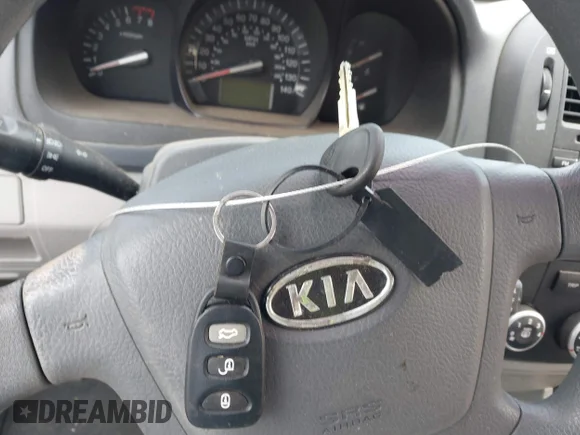 ✅ 2009 Kia Spectra EX • VIN: KNAFE222795592841 • Лот: 43099336. Опубліковано раніше на IAAI з пробігом 93 708 миль. Безкоштовний доступ до архіву аукціонних продажів зі США та докладний звіт про історію автомобіля на DreamBid. Зображення 11.