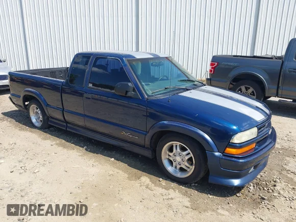 ✅ 2003 Chevrolet S-10 LS • VIN: 1GCCS19XX38140205 • Lot: 45558140. Wystawiony na IAAI z przebiegiem 196 680 mil. Bezpłatny archiwum sprzedaży aukcyjnych z USA i szczegółowy raport historii pojazdu na DreamBid. Zdjęcie 1.