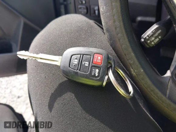 ✅ 2018 Toyota Corolla LE • VIN: 5YFBURHE6JP771944 • Lot: 43098213. Wystawiony na IAAI z przebiegiem 90 520 mil. Bezpłatny archiwum sprzedaży aukcyjnych z USA i szczegółowy raport historii pojazdu na DreamBid. Zdjęcie 11.