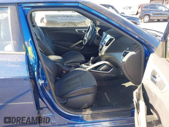 ✅ 2016 Hyundai Veloster • VIN: KMHTC6AD5GU254097 • Lot: 43306126. Wystawiony na IAAI z przebiegiem 38 612 mil. Bezpłatny archiwum sprzedaży aukcyjnych z USA i szczegółowy raport historii pojazdu na DreamBid. Zdjęcie 5.