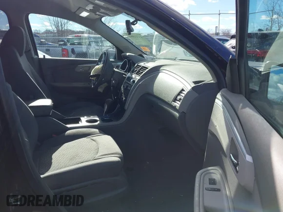 ✅ 2010 Chevrolet Traverse LS • VIN: 1GNLREEDXAS128853 • Лот: 43721951. Опубліковано раніше на IAAI з пробігом 19 239 миль. Безкоштовний доступ до архіву аукціонних продажів зі США та докладний звіт про історію автомобіля на DreamBid. Зображення 5.