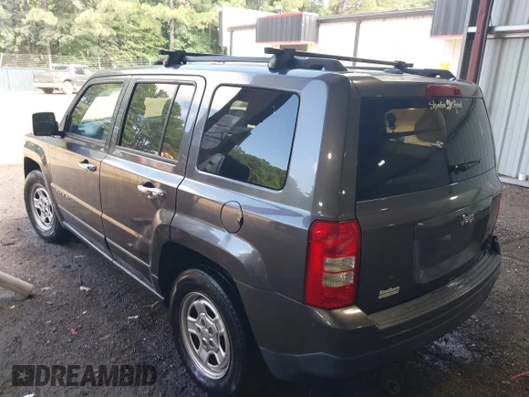 ✅ 2017 Jeep Patriot Sport SE • VIN: 1C4NJPBA6HD145971 • Lot: 42693746. Wystawiony na IAAI z przebiegiem 145 948 mil. Bezpłatny archiwum sprzedaży aukcyjnych z USA i szczegółowy raport historii pojazdu na DreamBid. Zdjęcie 3.