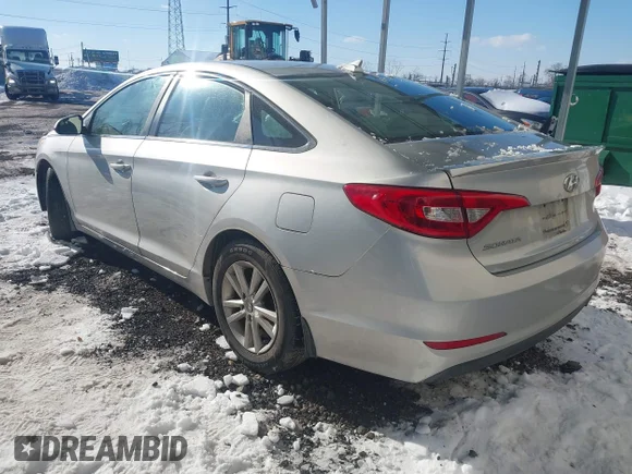 ✅ 2015 Hyundai Sonata SE • VIN: 5NPE24AF2FH212873 • Lot: 44225667. Wystawiony na IAAI z przebiegiem 175 814 mil. Bezpłatny archiwum sprzedaży aukcyjnych z USA i szczegółowy raport historii pojazdu na DreamBid. Zdjęcie 3.