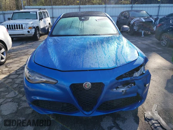 ✅ 2019 Alfa Romeo Giulia Ti Sport • VIN: ZARFAMBN9K7605593 • Lot: 43665353. Wystawiony na Copart z przebiegiem 25 176 mil. Bezpłatny archiwum sprzedaży aukcyjnych z USA i szczegółowy raport historii pojazdu na DreamBid. Zdjęcie 5.