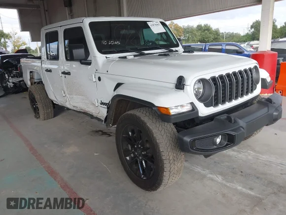 ✅ 2025 Jeep Gladiator Nighthawk • VIN: 1C6PJTAG4SL504018 • Лот: 43878462. Опубліковано раніше на IAAI з пробігом 21 964 миль. Безкоштовний доступ до архіву аукціонних продажів зі США та докладний звіт про історію автомобіля на DreamBid. Зображення 1.