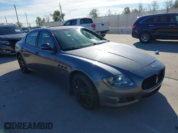 ✅ 2011 Maserati Quattroporte S • VIN: ZAM39JKA3B0054986 • Lot: 43715667. Wystawiony na IAAI z przebiegiem 71 151 mil. Bezpłatny archiwum sprzedaży aukcyjnych z USA i szczegółowy raport historii pojazdu na DreamBid. Zdjęcie 1.