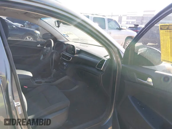 ✅ 2019 Hyundai Tucson Value • VIN: KM8J33A41KU886710 • Lot: 43916865. Wystawiony na IAAI z przebiegiem 135 939 mil. Bezpłatny archiwum sprzedaży aukcyjnych z USA i szczegółowy raport historii pojazdu na DreamBid. Zdjęcie 5.