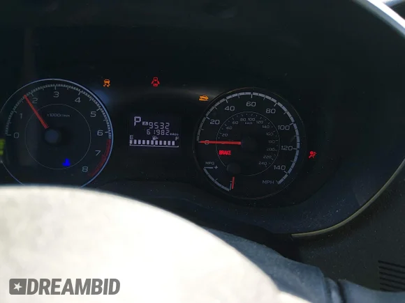 ✅ 2018 Subaru Impreza Premium • VIN: 4S3GTAB65J3701789 • Lot: 45111152. Wystawiony na IAAI z przebiegiem 61 982 mil. Bezpłatny archiwum sprzedaży aukcyjnych z USA i szczegółowy raport historii pojazdu na DreamBid. Zdjęcie 7.