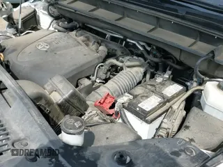 ✅ 2021 Toyota Highlander LE • VIN: 5TDBZRBH8MS141715 • Lot: 43273491. Listed on IAAI with 101,502 mi. Free auction sales archive from the USA and detailed vehicle history report at DreamBid. Image 20.