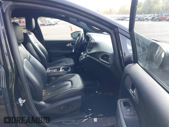✅ 2020 Chrysler Pacifica Launch Edition • VIN: 2C4RC3BG9LR267903 • Lot: 43162236. Listed on IAAI with 93,193 mi. Free auction sales archive from the USA and detailed vehicle history report at DreamBid. Image 5.