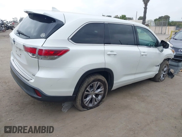 ✅ 2015 Toyota Highlander LE • VIN: 5TDZKRFH1FS072656 • Lot: 43326516. Wystawiony na IAAI z przebiegiem 186 372 mil. Bezpłatny archiwum sprzedaży aukcyjnych z USA i szczegółowy raport historii pojazdu na DreamBid. Zdjęcie 4.