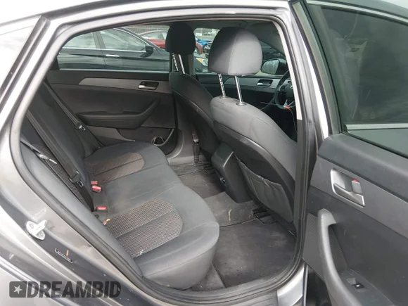 ✅ 2019 Hyundai Sonata SE • VIN: 5NPE24AF3KH735569 • Lot: 44613933. Wystawiony na IAAI z przebiegiem 112 454 mil. Bezpłatny archiwum sprzedaży aukcyjnych z USA i szczegółowy raport historii pojazdu na DreamBid. Zdjęcie 8.