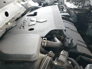 ✅ 2018 Mitsubishi Outlander SE • VIN: JA4AD3A36JJ001808 • Лот: 43068326. Опубликован ранее на IAAI с пробегом 150 340 миль. Бесплатный доступ к архиву аукционных продаж из США и подробный отчёт об истории автомобиля на DreamBid. Изображение 19.