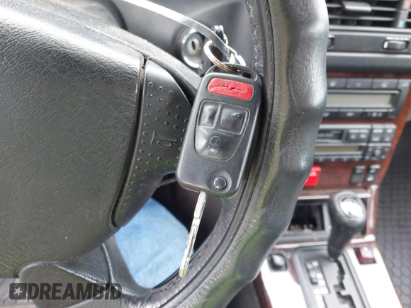 ✅ 1998 Mercedes-Benz SL 500 • VIN: WDBFA67F0WF161313 • Lot: 43087436. Wystawiony na IAAI z przebiegiem 120 271 mil. Bezpłatny archiwum sprzedaży aukcyjnych z USA i szczegółowy raport historii pojazdu na DreamBid. Zdjęcie 11.