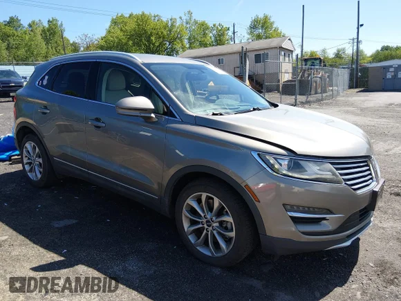 ✅ 2017 Lincoln MKC Select • VIN: 5LMCJ2D98HUL61164 • Lot: 45169550. Wystawiony na IAAI z przebiegiem 101 964 mil. Bezpłatny archiwum sprzedaży aukcyjnych z USA i szczegółowy raport historii pojazdu na DreamBid. Zdjęcie 1.