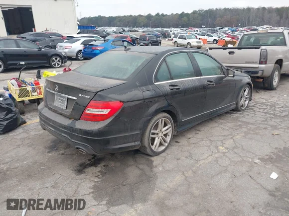 ✅ 2014 Mercedes-Benz C 300 Sport • VIN: WDDGF8AB5EG217284 • Лот: 43884814. Опубліковано раніше на IAAI з пробігом 204 062 миль. Безкоштовний доступ до архіву аукціонних продажів зі США та докладний звіт про історію автомобіля на DreamBid. Зображення 4.