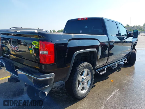 ✅ 2016 GMC Sierra 2500HD • VIN: 1GT12RE83GF142318 • Lot: 42903234. Wystawiony na IAAI z przebiegiem 246 247 mil. Bezpłatny archiwum sprzedaży aukcyjnych z USA i szczegółowy raport historii pojazdu na DreamBid. Zdjęcie 4.