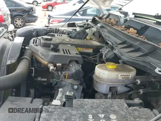 ✅ 2018 Ram 2500 Laramie • VIN: 3C6UR5FL1JG101218 • Lot: 42412792. Wystawiony na IAAI z przebiegiem 40 315 mil. Bezpłatny archiwum sprzedaży aukcyjnych z USA i szczegółowy raport historii pojazdu na DreamBid. Zdjęcie 19.