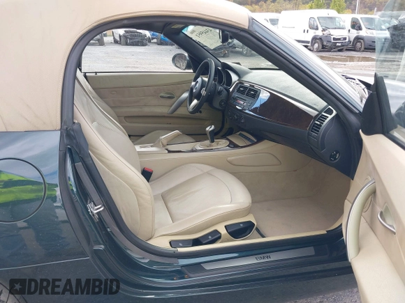 ✅ 2007 BMW Z4 3.0i • VIN: 4USBU33577LW60948 • Lot: 43445951. Wystawiony na IAAI z przebiegiem 61 759 mil. Bezpłatny archiwum sprzedaży aukcyjnych z USA i szczegółowy raport historii pojazdu na DreamBid. Zdjęcie 5.
