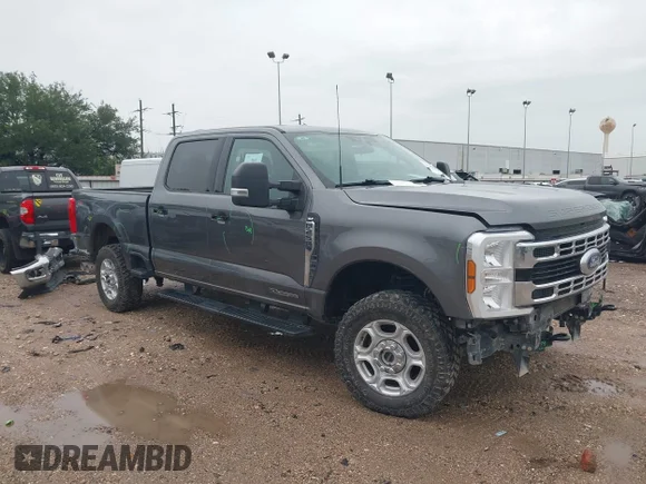 ✅ 2025 Ford F-250 XL • VIN: 1FT7W2BT3SEC34008 • Лот: 45627393. Опубликован ранее на IAAI с пробегом 60 909 миль. Бесплатный доступ к архиву аукционных продаж из США и подробный отчёт об истории автомобиля на DreamBid. Изображение 1.