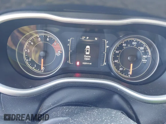 ✅ 2018 Jeep Cherokee Latitude Plus • VIN: 1C4PJLLXXJD573228 • Lot: 43109945. Wystawiony na IAAI z przebiegiem 152 014 mil. Bezpłatny archiwum sprzedaży aukcyjnych z USA i szczegółowy raport historii pojazdu na DreamBid. Zdjęcie 7.
