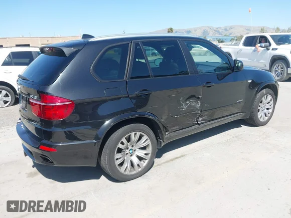 ✅ 2013 BMW X5 xDrive50i • VIN: 5UXZV8C51D0C15876 • Lot: 45159036. Listed on IAAI with 101,852 mi. Free auction sales archive from the USA and detailed vehicle history report at DreamBid. Image 4.