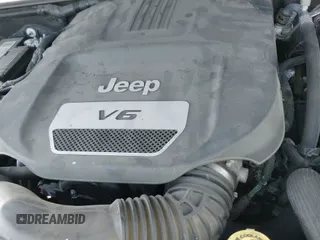 ✅ 2017 Jeep Wrangler Unlimited Sahara • VIN: 1C4HJWEG6HL732149 • Lot: 43123471. Wystawiony na IAAI z przebiegiem 133 510 mil. Bezpłatny archiwum sprzedaży aukcyjnych z USA i szczegółowy raport historii pojazdu na DreamBid. Zdjęcie 20.