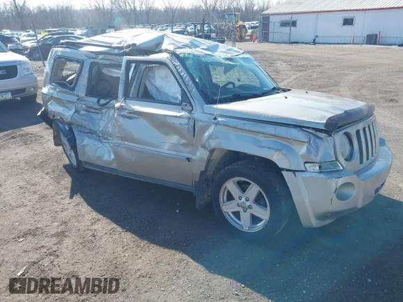 ✅ 2010 Jeep Patriot Sport • VIN: 1J4NF1GBXAD640562 • Lot: 41869559. Wystawiony na IAAI z przebiegiem 141 581 mil. Bezpłatny archiwum sprzedaży aukcyjnych z USA i szczegółowy raport historii pojazdu na DreamBid. Zdjęcie 1.
