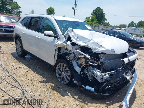 ✅ 2025 Buick Enclave Preferred • VIN: 5GAERARS6SJ151171 • Lot: 42864351. Wystawiony na IAAI z przebiegiem 8 281 mil. Bezpłatny archiwum sprzedaży aukcyjnych z USA i szczegółowy raport historii pojazdu na DreamBid. Zdjęcie 1.
