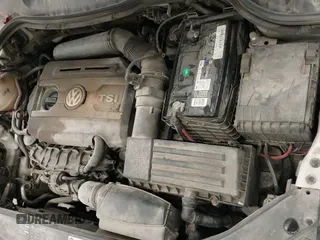 ✅ 2010 Volkswagen Passat Komfort • VIN: WVWJM7AN8AE102825 • Lot: 43478692. Listed on IAAI with 180,110 mi. Free auction sales archive from the USA and detailed vehicle history report at DreamBid. Image 19.