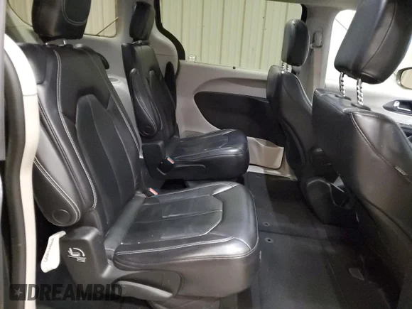 ✅ 2022 Chrysler Pacifica Touring L • VIN: 2C4RC1BG8NR132905 • Лот: 85781974. Опубліковано раніше на Copart з пробігом 74 103 миль. Безкоштовний доступ до архіву аукціонних продажів зі США та докладний звіт про історію автомобіля на DreamBid. Зображення 12.