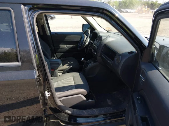 ✅ 2015 Jeep Patriot Sport • VIN: 1C4NJRBB6FD411877 • Лот: 45170068. Опубликован ранее на IAAI с пробегом 132 778 миль. Бесплатный доступ к архиву аукционных продаж из США и подробный отчёт об истории автомобиля на DreamBid. Изображение 5.