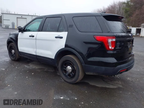 ✅ 2017 Ford Police Interceptor Utility • VIN: 1FM5K8AR9HGE02190 • Lot: 41790890. Wystawiony na IAAI z przebiegiem 82 776 mil. Bezpłatny archiwum sprzedaży aukcyjnych z USA i szczegółowy raport historii pojazdu na DreamBid. Zdjęcie 3.