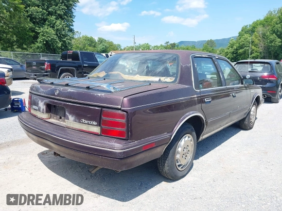 ✅ 1994 Oldsmobile Cutlass Ciera S • VIN: 1G3AG55M6R6441277 • Lot: 45259382. Wystawiony na IAAI z przebiegiem 246 313 mil. Bezpłatny archiwum sprzedaży aukcyjnych z USA i szczegółowy raport historii pojazdu na DreamBid. Zdjęcie 6.