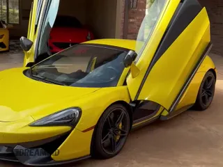 ✅ 2018 McLaren 570S • VIN: SBM13FAA2JW004563 • Lot: 51371545. Wystawiony na Copart z przebiegiem 20 602 mil. Bezpłatny archiwum sprzedaży aukcyjnych z USA i szczegółowy raport historii pojazdu na DreamBid. Zdjęcie 11.