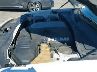 ✅ 2014 Chrysler 300 C • VIN: 2C3CCAKT5EH128694 • Lot: 43068267. Wystawiony na IAAI z przebiegiem 167 885 mil. Bezpłatny archiwum sprzedaży aukcyjnych z USA i szczegółowy raport historii pojazdu na DreamBid. Zdjęcie 19.