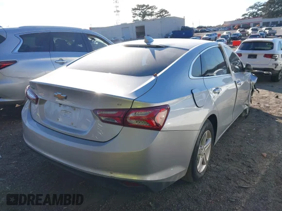 ✅ 2022 Chevrolet Malibu LT • VIN: 1G1ZD5ST2NF142251 • Lot: 43659041. Wystawiony na IAAI z przebiegiem 82 452 mil. Bezpłatny archiwum sprzedaży aukcyjnych z USA i szczegółowy raport historii pojazdu na DreamBid. Zdjęcie 4.