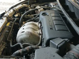 ✅ 2010 Pontiac Vibe 1SB • VIN: 5Y2SP6E05AZ412105 • Lot: 42617102. Listed on IAAI with 216,345 mi. Free auction sales archive from the USA and detailed vehicle history report at DreamBid. Image 12.