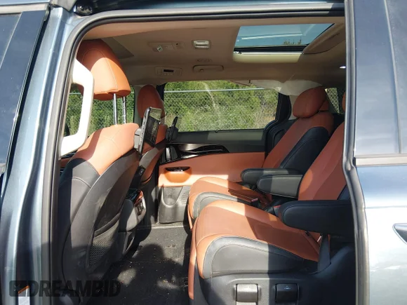 ✅ 2022 Kia Carnival SX Prestige • VIN: KNDNE5H3XN6167618 • Lot: 44844796. Wystawiony na IAAI z przebiegiem 47 358 mil. Bezpłatny archiwum sprzedaży aukcyjnych z USA i szczegółowy raport historii pojazdu na DreamBid. Zdjęcie 8.