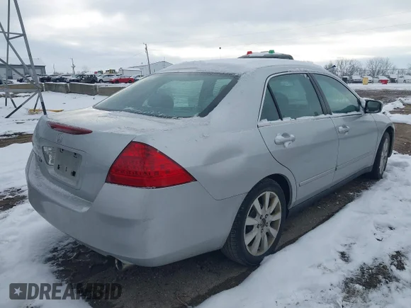 ✅ 2007 Honda Accord LX SE • VIN: 1HGCM66487A056742 • Lot: 44511012. Wystawiony na IAAI z przebiegiem 169 628 mil. Bezpłatny archiwum sprzedaży aukcyjnych z USA i szczegółowy raport historii pojazdu na DreamBid. Zdjęcie 4.