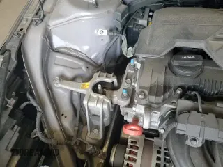 ✅ 2021 Hyundai Elantra SE • VIN: KMHLL4AG5MU113217 • Lot: 85370865. Listed on Copart with 104,557 mi. Free auction sales archive from the USA and detailed vehicle history report at DreamBid. Image 13.