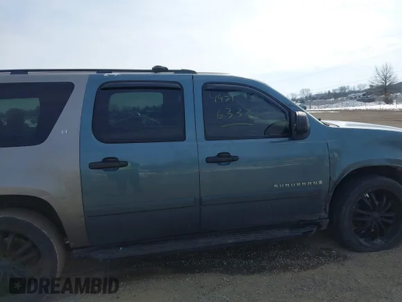 ✅ 2008 Chevrolet Suburban LTZ • VIN: 3GNFK16308G288130 • Lot: 44216333. Wystawiony na IAAI z przebiegiem 225 749 mil. Bezpłatny archiwum sprzedaży aukcyjnych z USA i szczegółowy raport historii pojazdu na DreamBid. Zdjęcie 6.