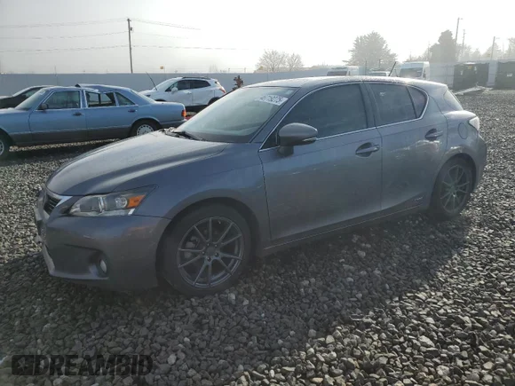 ✅ 2013 Lexus CT 200h • VIN: JTHKD5BH1D2167537 • Lot: 46719275. Wystawiony na Copart z przebiegiem 153 208 mil. Bezpłatny archiwum sprzedaży aukcyjnych z USA i szczegółowy raport historii pojazdu na DreamBid. Zdjęcie 1.