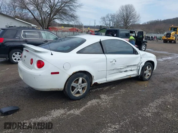 ✅ 2007 Chevrolet Cobalt LT • VIN: 1G1AL15F277174323 • Lot: 41752722. Wystawiony na IAAI z przebiegiem 221 739 mil. Bezpłatny archiwum sprzedaży aukcyjnych z USA i szczegółowy raport historii pojazdu na DreamBid. Zdjęcie 4.
