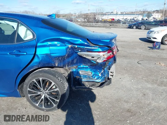 ✅ 2019 Toyota Camry LE • VIN: 4T1B11HK7KU289127 • Lot: 44619444. Wystawiony na IAAI z przebiegiem 63 193 mil. Bezpłatny archiwum sprzedaży aukcyjnych z USA i szczegółowy raport historii pojazdu na DreamBid. Zdjęcie 6.