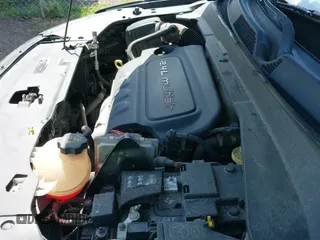 ✅ 2018 Jeep Compass Latitude • VIN: 3C4NJCBB3JT140535 • Lot: 42568130. Wystawiony na IAAI z przebiegiem 118 452 mil. Bezpłatny archiwum sprzedaży aukcyjnych z USA i szczegółowy raport historii pojazdu na DreamBid. Zdjęcie 19.