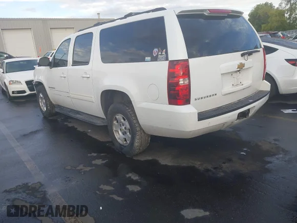 ✅ 2013 Chevrolet Suburban LS • VIN: 1GNSKHE75DR248132 • Lot: 43318316. Wystawiony na IAAI z przebiegiem 166 816 mil. Bezpłatny archiwum sprzedaży aukcyjnych z USA i szczegółowy raport historii pojazdu na DreamBid. Zdjęcie 3.